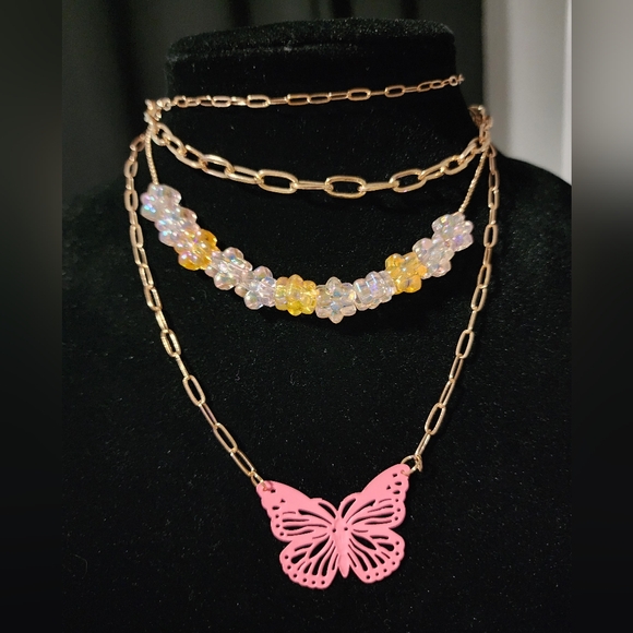 NWT Dolls Kill Beautiful Gold Pink Butterfly 🦋 Necklace - Picture 7 of 9